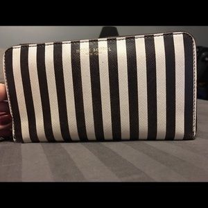 Henri Bendel Wallet